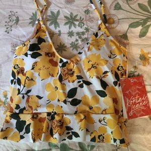 NWT Kortni Jeane Yellow Floral top - Small